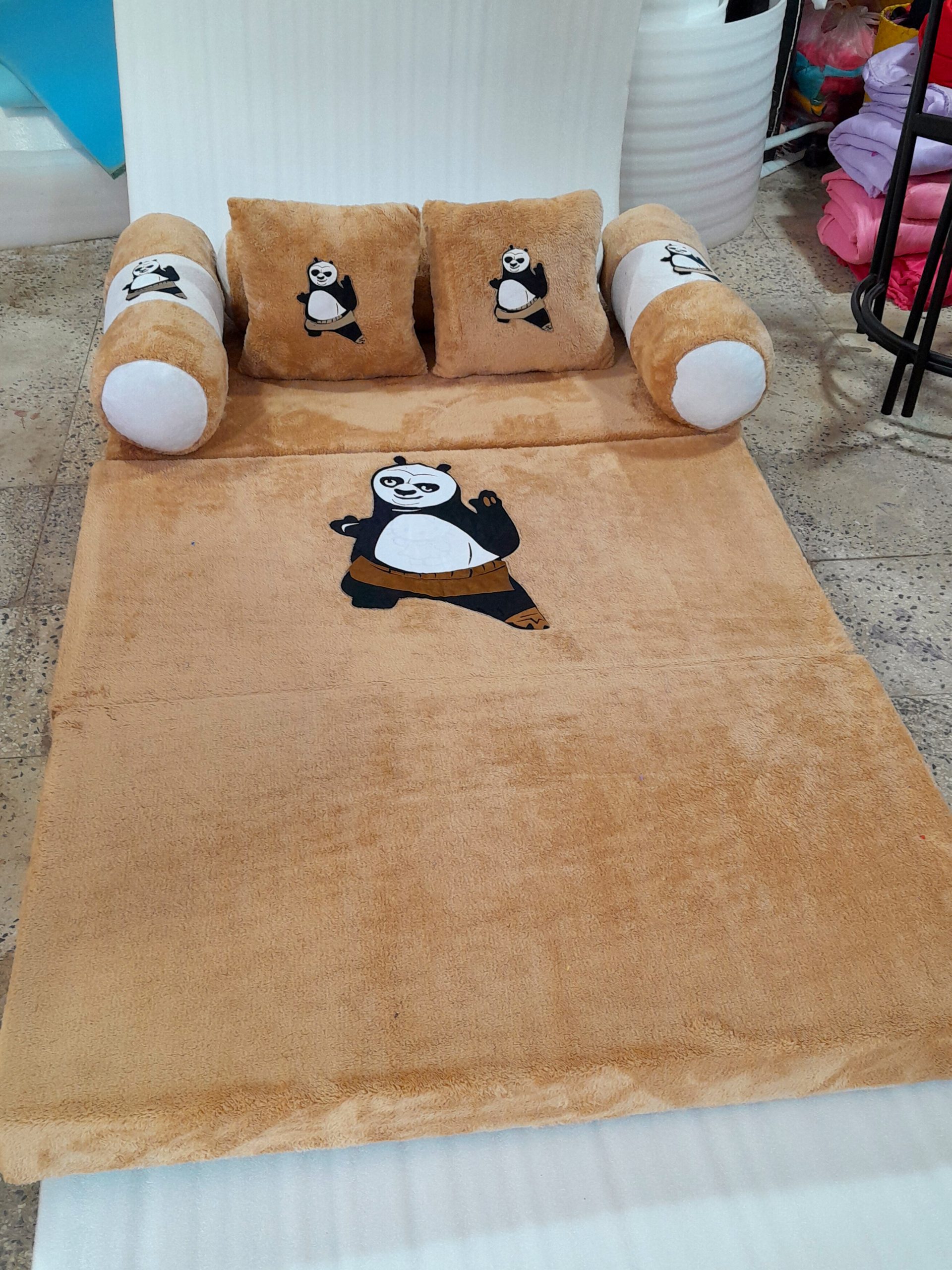 کاناپه تختشو طرح پاندای کونگفوکار